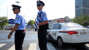 Камион отнесе девет къщи в Китай! Подозират тероризъм