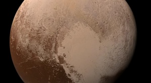 Спиращо дъха видео от приближаването към Плутон