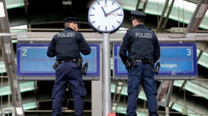 Властите в Австрия разследват атентатор за връзки с джихадисти в чужбина
