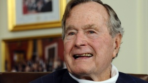 Състоянието на Джордж Буш-старши се подобрява