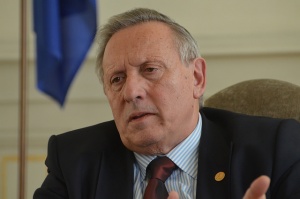 Акад. Воденичаров отрече спекулациите, че ще е новия служебен премиер