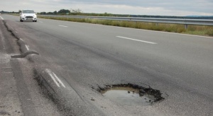 АПИ следи за запълването на дупките по магистралите и първокласните пътища