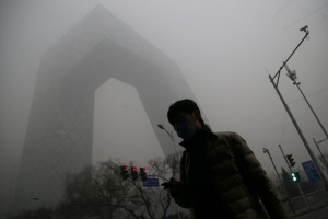 Над 50 на сто от градовете в Китай са покрити с опасен смог