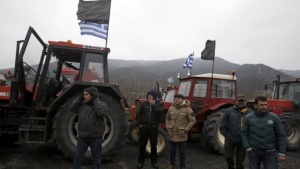 Гръцки фермери затвориха магистралата към Промахон