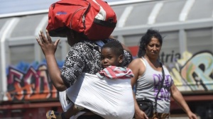 В САЩ забраниха интервютата с бежанци заради промяна в политиката на Тръмп