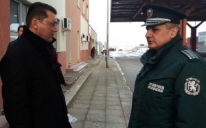 Изненадващо посещение направи служебния министър на границата ни с Турция