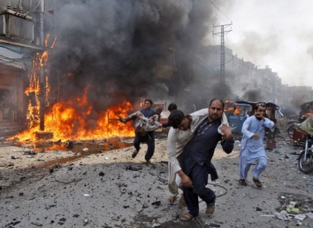 Най-малко 17 са ранените при атака срещу полицейски патрул в Пакистан