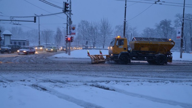 150 машини са обработвали улиците в София през нощта