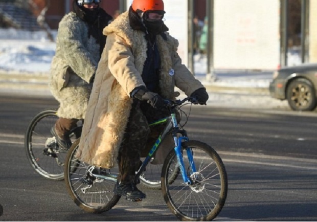 Ентусиастци от Москва излязоха на велопоход при -27 градуса