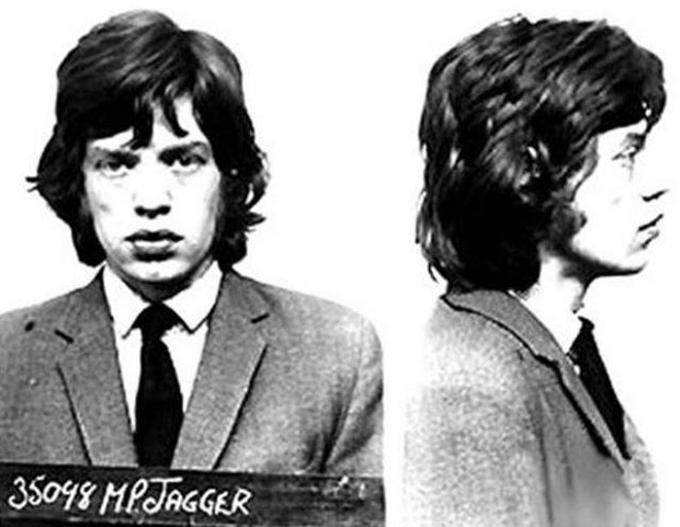 Вижте снимките на известни музиканти в ареста