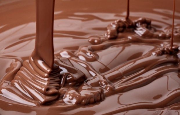 Британски експерти: Шоколадът е по-ефективен от меда и лимоните в борбата срещу кашлицата