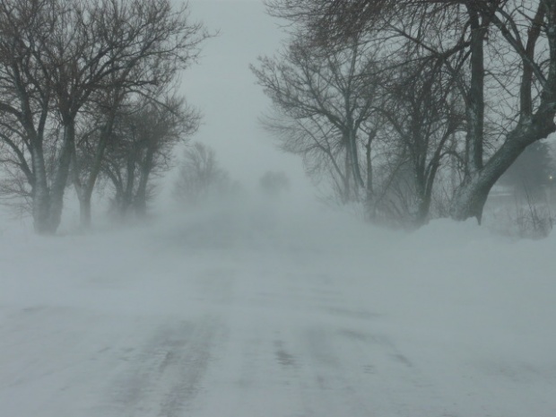Снежна виелица блокира села край Шумен