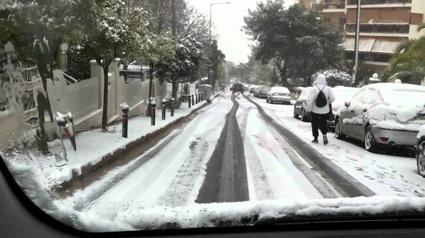 Гърция се готви за нови снежни бури