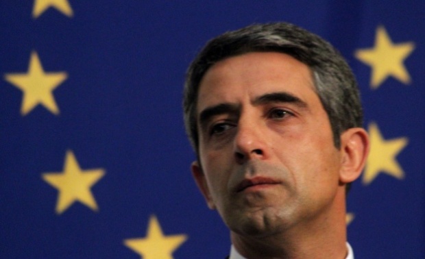 Експерт: Плевнелиев направи грешка като не допусна жена си в живота си на държавен глава