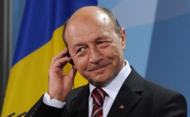 Експрезидентът на Румъния даде на съд молдовския държавен глава