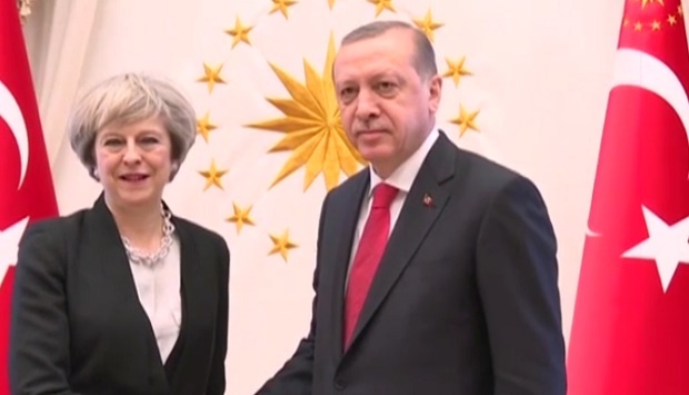Тереза Мей разговаря с турския президент Реджеп Ердоган