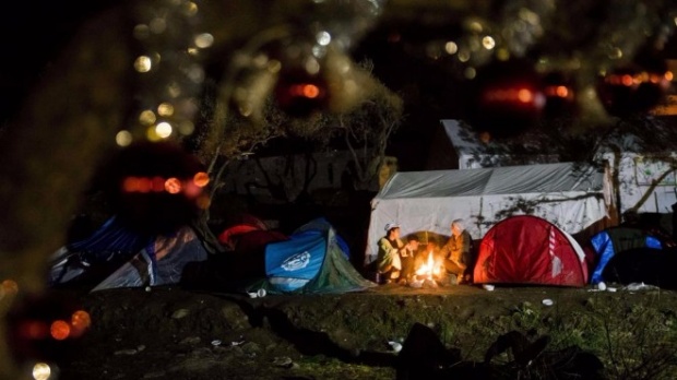 Трима мигранти загинаха в гръцки лагер за седмица