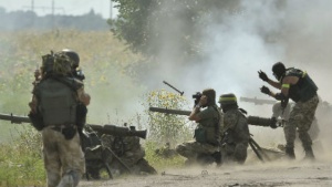 Киев на път да въведе военно положение в Донбас