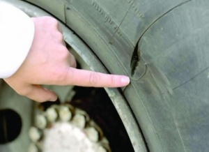 19-годишен реже гуми по паркингите в Банско