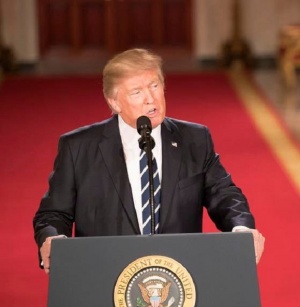 Представители на Белият дом няма да дават интервюта за CNN