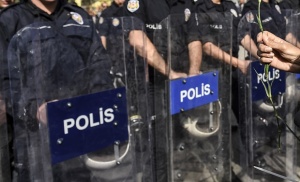 Евакуираха лекарите от заложническата драма в Истанбул
