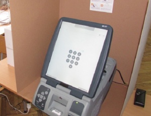Машините за изборите могат да се осигурят за два месеца