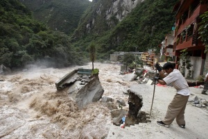 Бедствено положение в Перу заради тежките наводнения