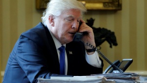 Тръмп проверява "сделката" за мигрантите след телефонен разговор с премиера на Австралия