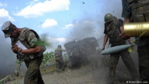 Най-малко четирима цивилни са загинали в Източна Украйна за изминалото денонощие