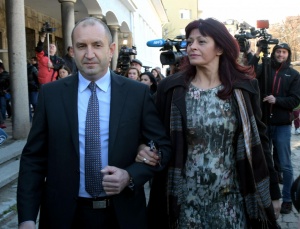 Радев заминава на посещение в Германия, взима и първата дама