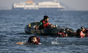 Турските власти заловиха над 400 мигранти край бреговете не Гърция