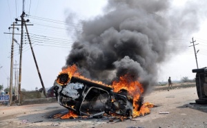 Мощна експлозия разтърси Бахрейн! Терористи взривиха кола-бомба на оживена улица в Манама