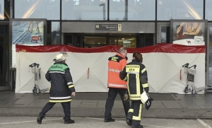 Неизвестни отново обгазиха летището в Хамбург с лютив спрей