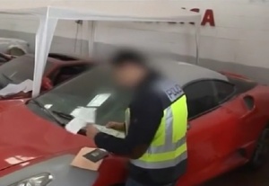 Испанската полиция разкри работилница за фалшиви ферарита и ламборгинита