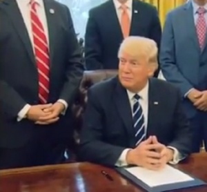 Нови обвинения към Тръмп за нерегламентирани връзки с Русия