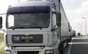 Турски ТИР излетя от пътя край Русе, шофьорът заспал на волана