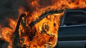 Две коли горяха посред нощ в Монтанско, подозират умишлен палеж