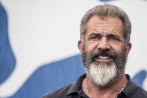 Феновете недоволни! Не искат Гибсън зад камерата на новия "Отряд самоубийци" (ВИДЕО)