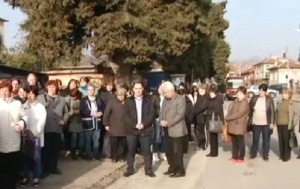 Бунт на служителите от обувния завод във Ветрен