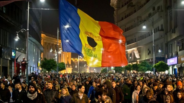Политическата криза в Румъния се задълбочава след оставката на един от министрите