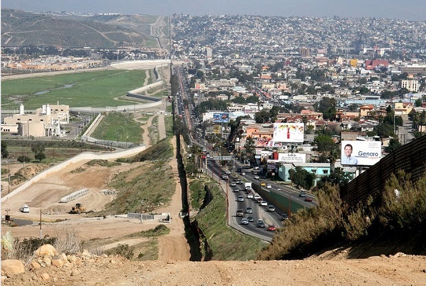 Американската ограда с Мексико двойно по-скъпа от предвиденото