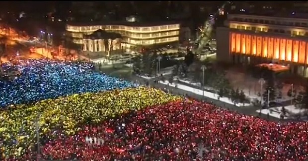 Продължават протестите в Румъния! 50 000 се обявиха срещу корупцията