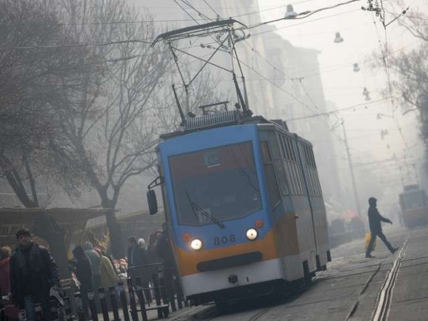 Пожар в пицария спря движението на трамваите по "Граф Игнатиев" в столицата