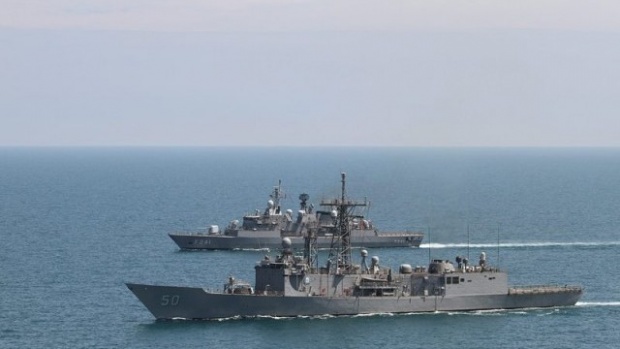 МО: "Борисов" 2 и Плевнелиев договориха ученията на НАТО в Черно море