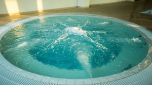 Следовател поема случая със засмуканото от джакузи дете в Златни пясъци