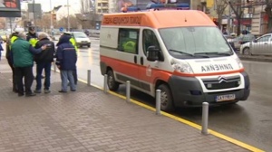 Кола удари линейка в София