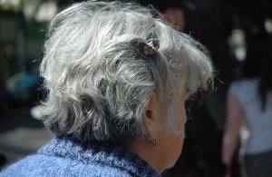 По-нисък данък да плащат жените, които се грижат за деца или възрастни