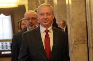 Служебният кабинет решава за новите трансфери по ДОО за 2017 г.