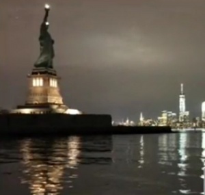 Защо Статуята на свободата потъна в мрак