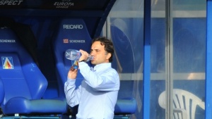 Митов черпи с уиски и бонбони на радяла със "Септември"